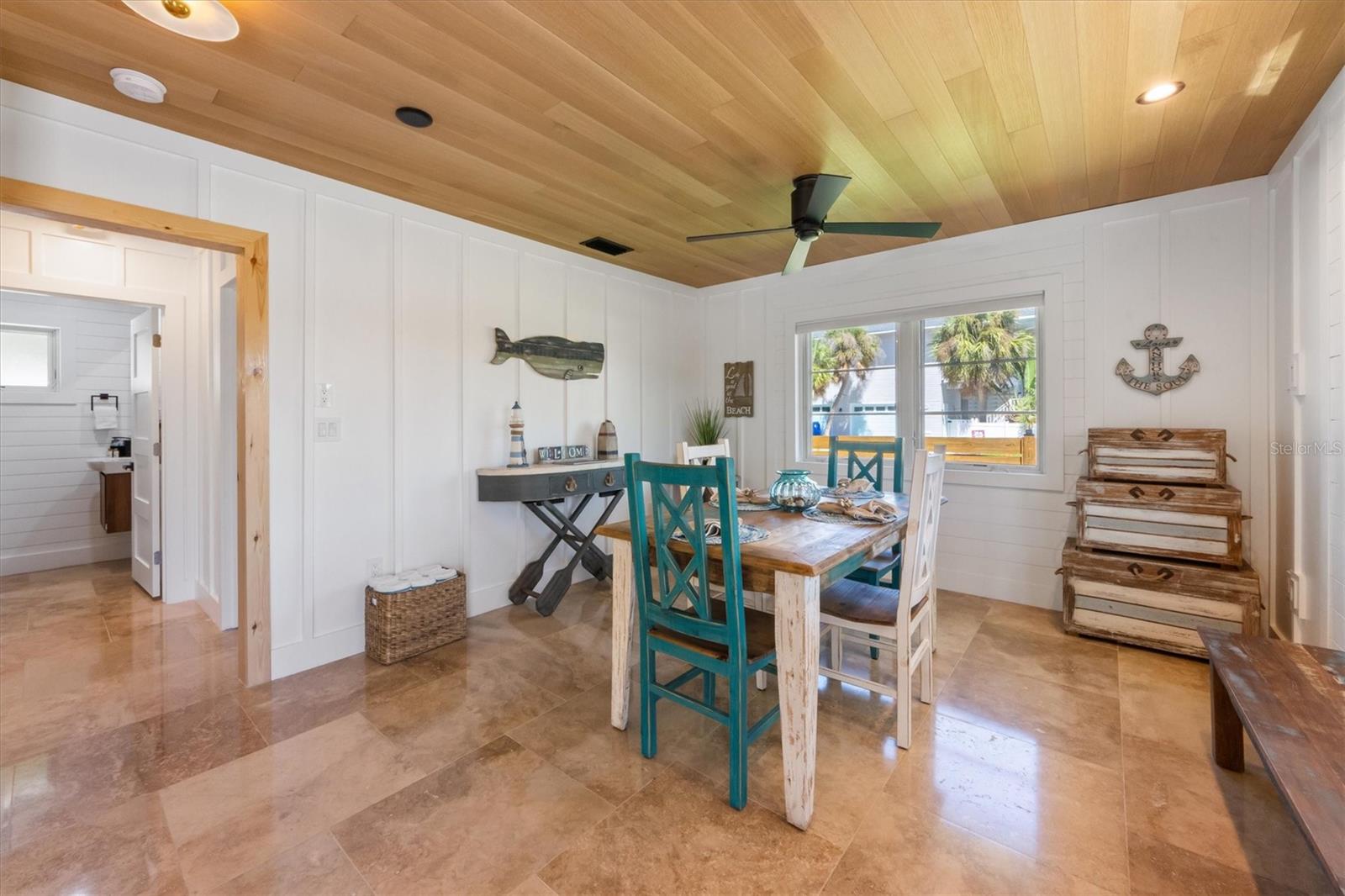 Image 17 of 43 For 412 Alamanda Road