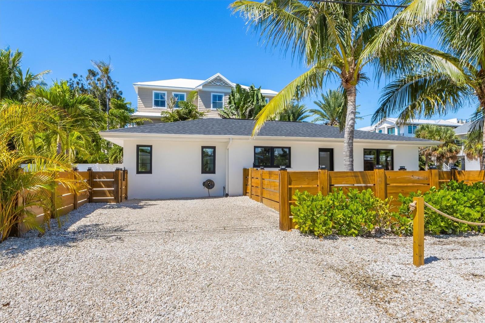 Image 3 of 43 For 412 Alamanda Road