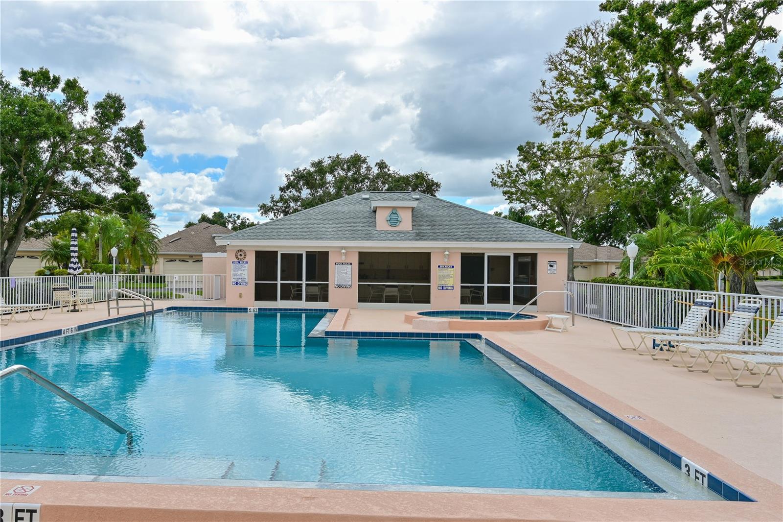 Image 34 of 56 For 4705 Sand Trap Street Circle E 105