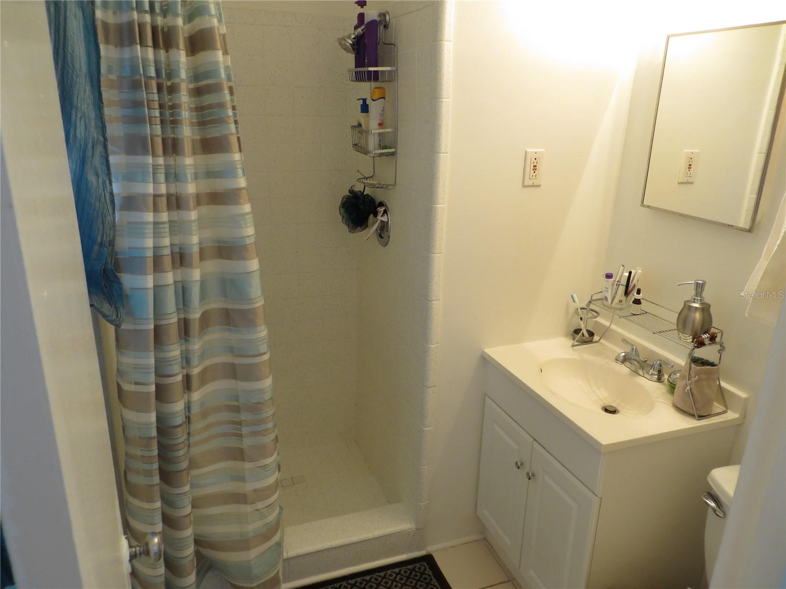 Image 5 of 15 For 2321 15th Avenue W