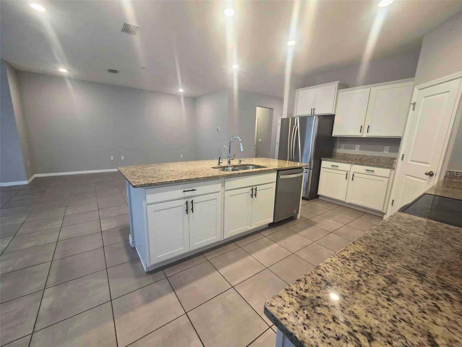 Image 15 of 44 For 3927 Lively Coral Place