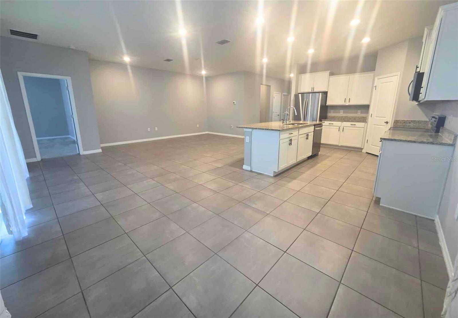 Image 8 of 44 For 3927 Lively Coral Place