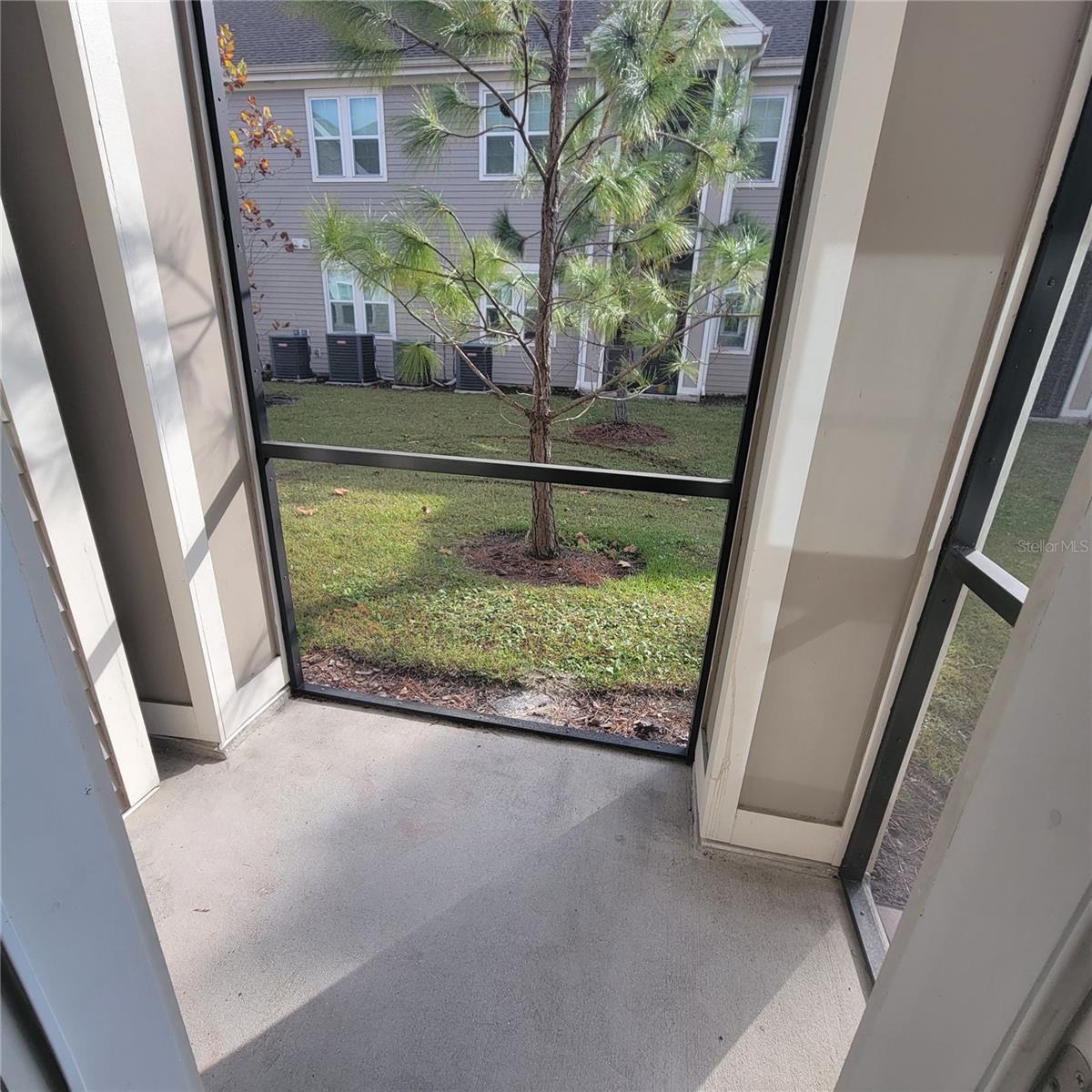 Image 16 of 19 For 6407 Brook Village Cove 102