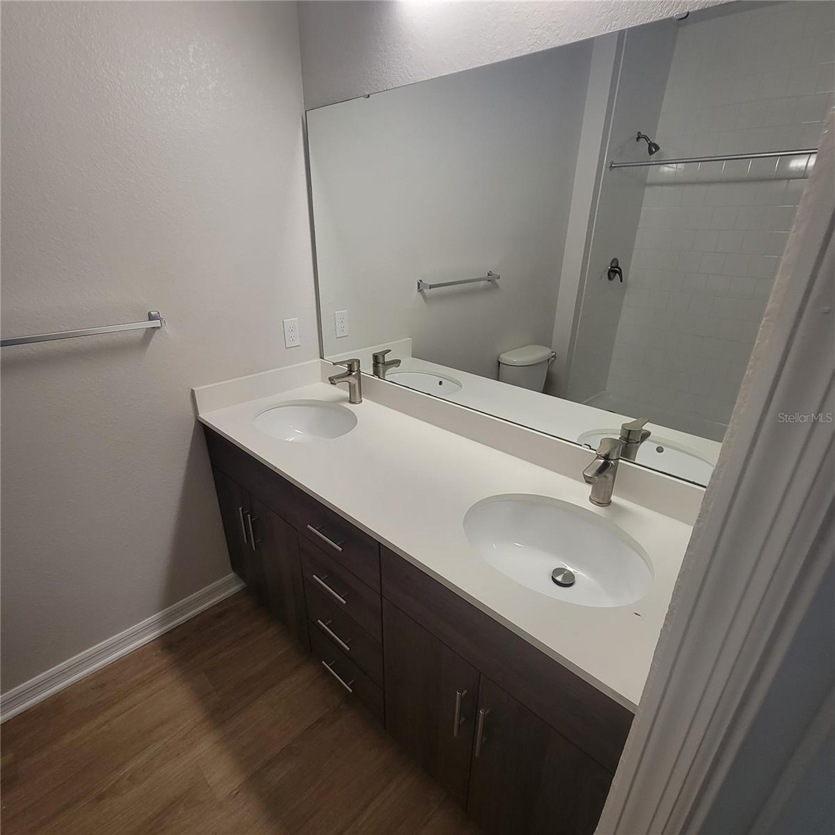 Image 8 of 19 For 6407 Brook Village Cove 102