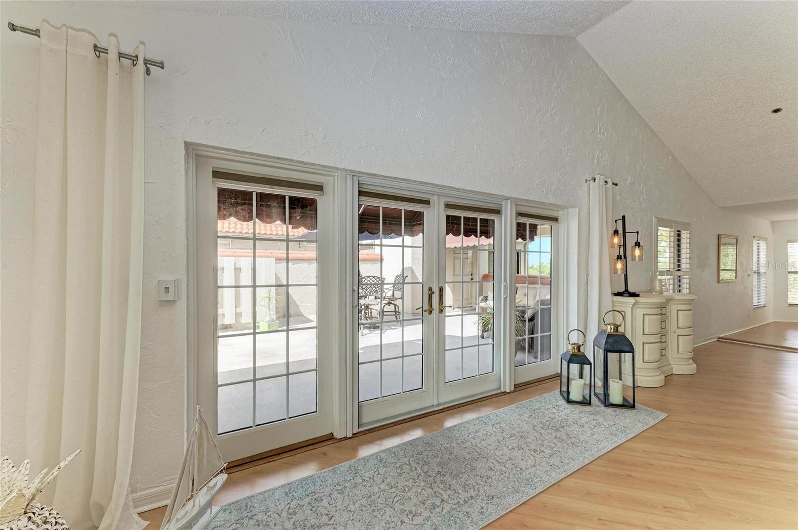 Image 18 of 64 For 4557 Bay Club Drive 4557