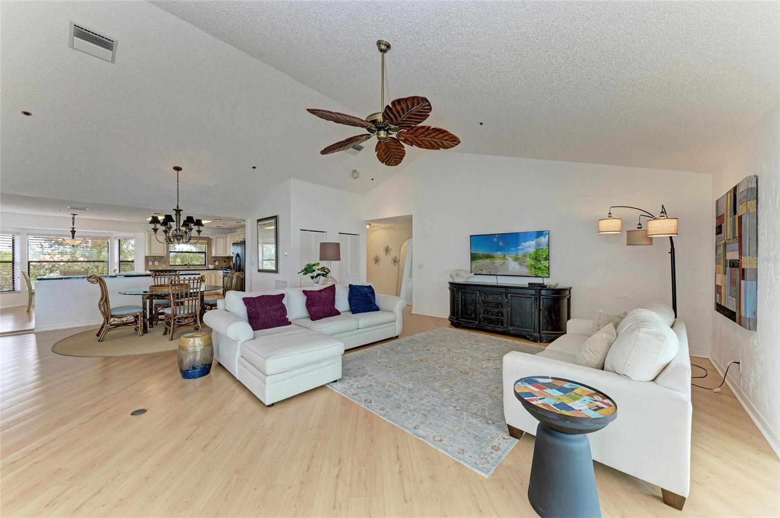 Image 21 of 64 For 4557 Bay Club Drive 4557