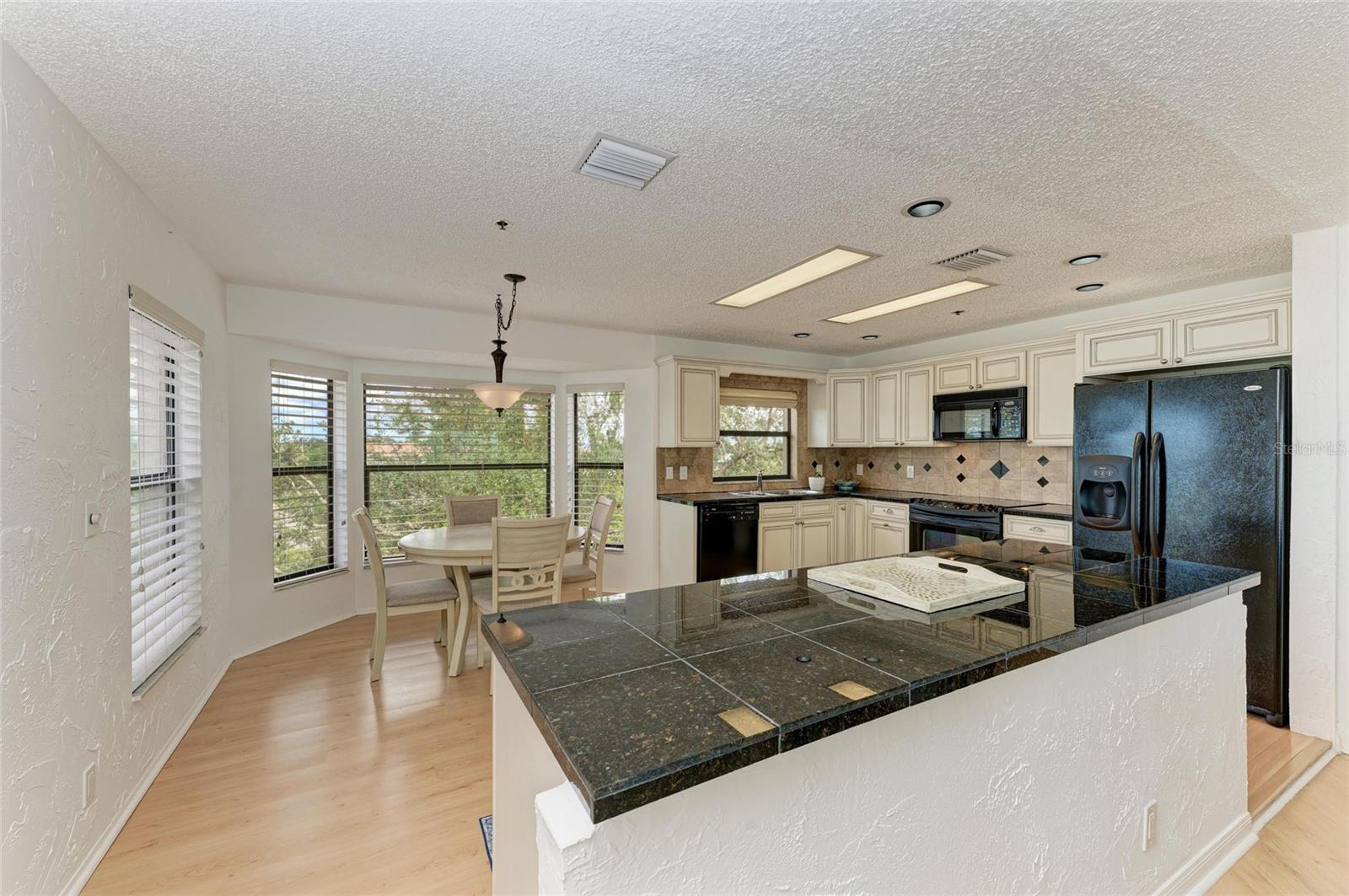 Image 27 of 64 For 4557 Bay Club Drive 4557