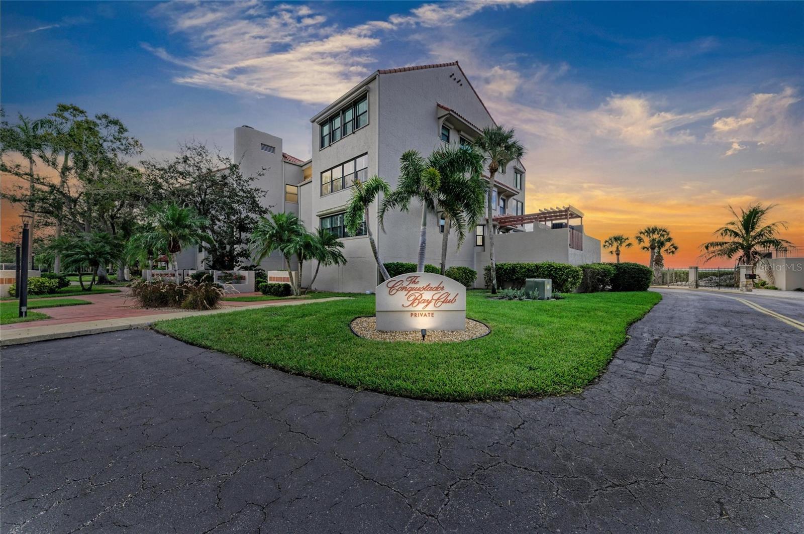 Image 3 of 64 For 4557 Bay Club Drive 4557