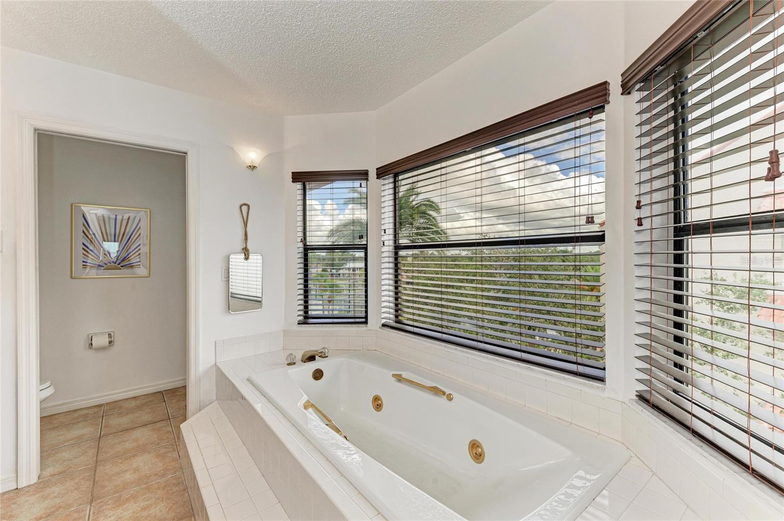 Image 39 of 64 For 4557 Bay Club Drive 4557