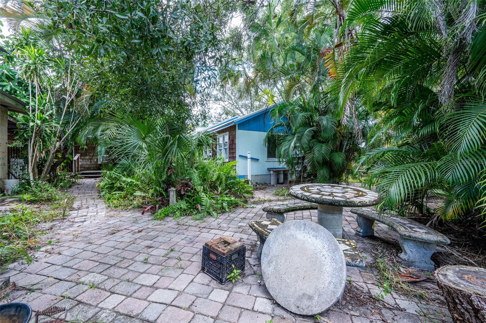Image 10 of 66 For 747 42nd Street