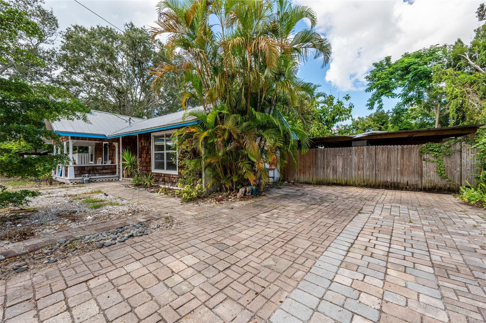 Image 12 of 66 For 747 42nd Street