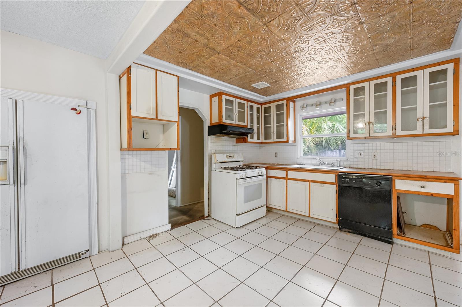 Image 19 of 66 For 747 42nd Street