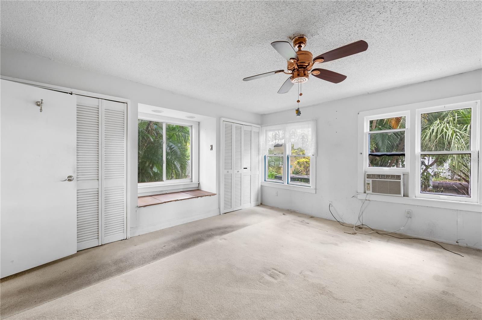 Image 20 of 66 For 747 42nd Street