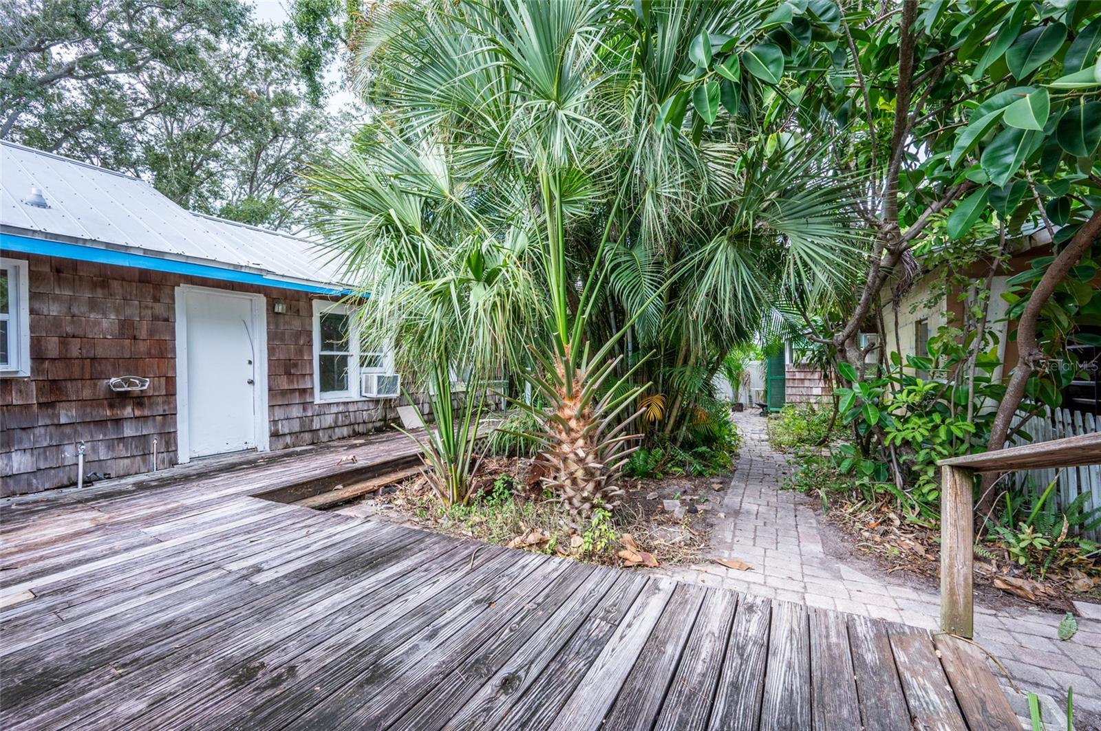 Image 8 of 66 For 747 42nd Street