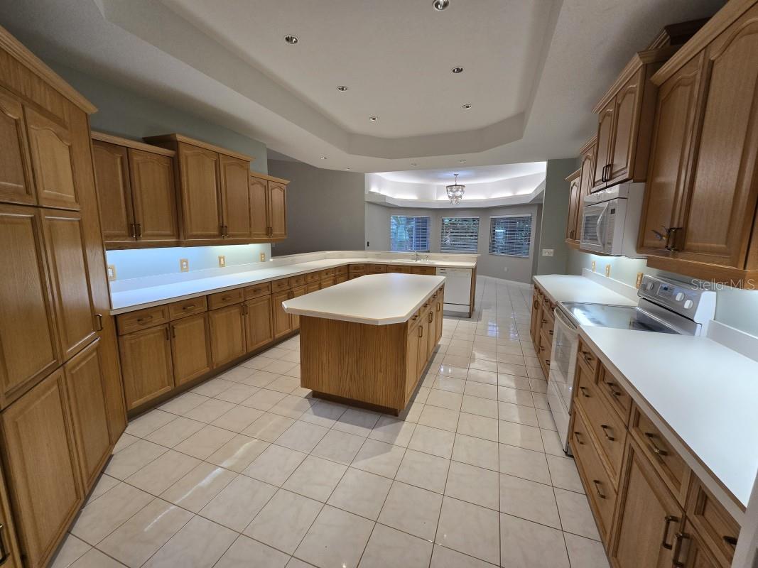 Image 11 of 21 For 13184 73rd Avenue