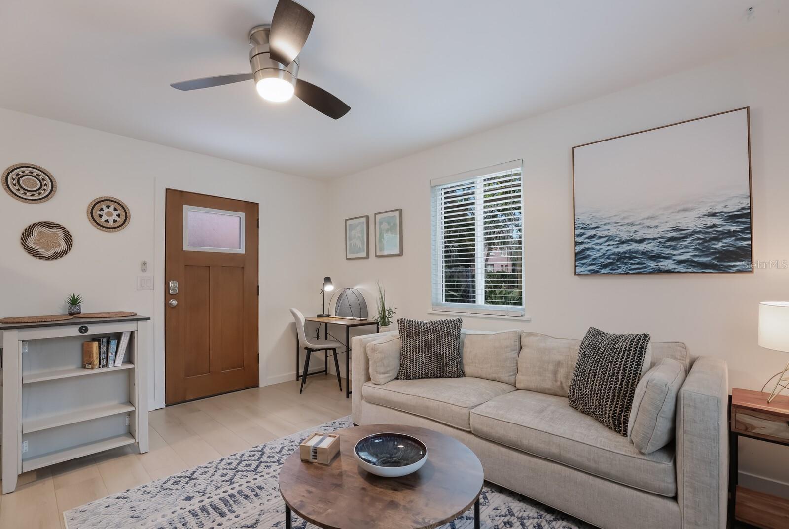 Image 9 of 13 For 407 Ohio Place