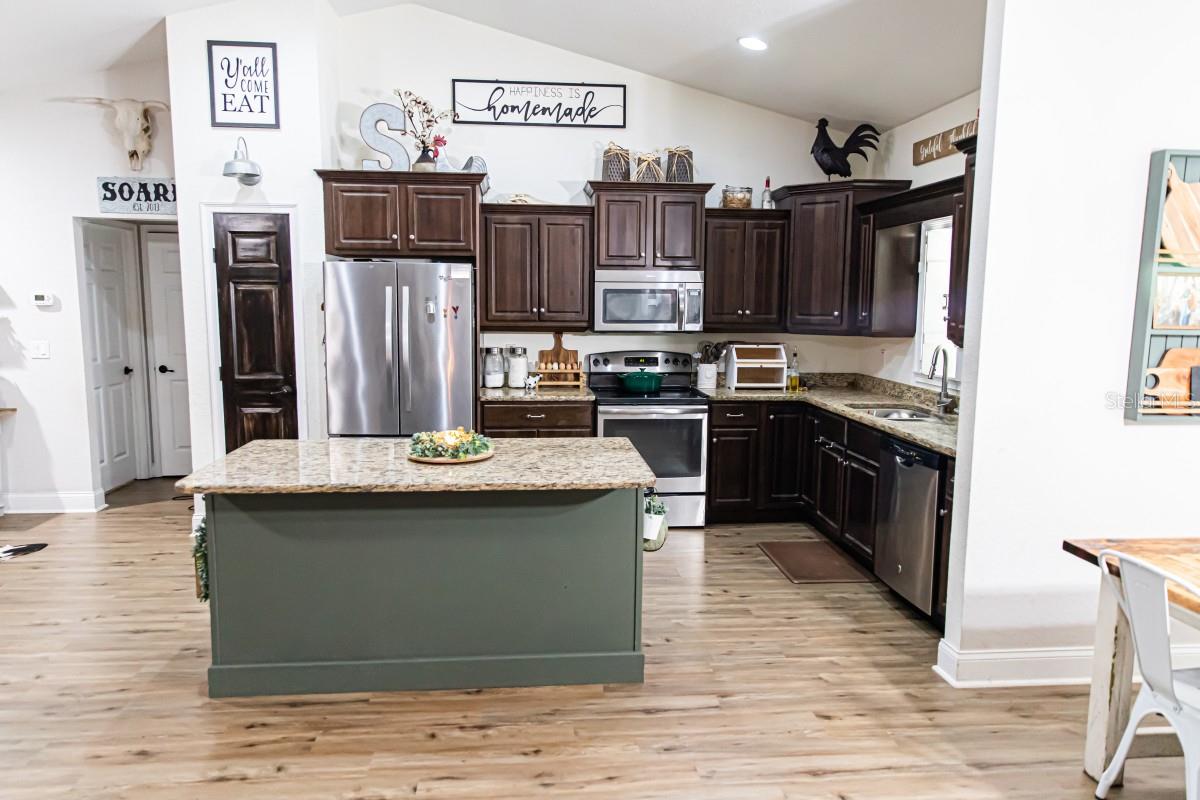 Image 11 of 49 For 1533 County Road 13