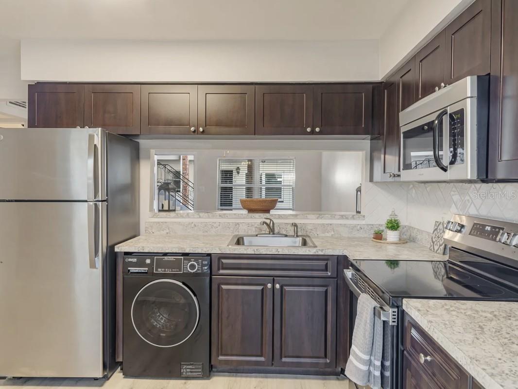 Image 7 of 22 For 121 Danube Avenue