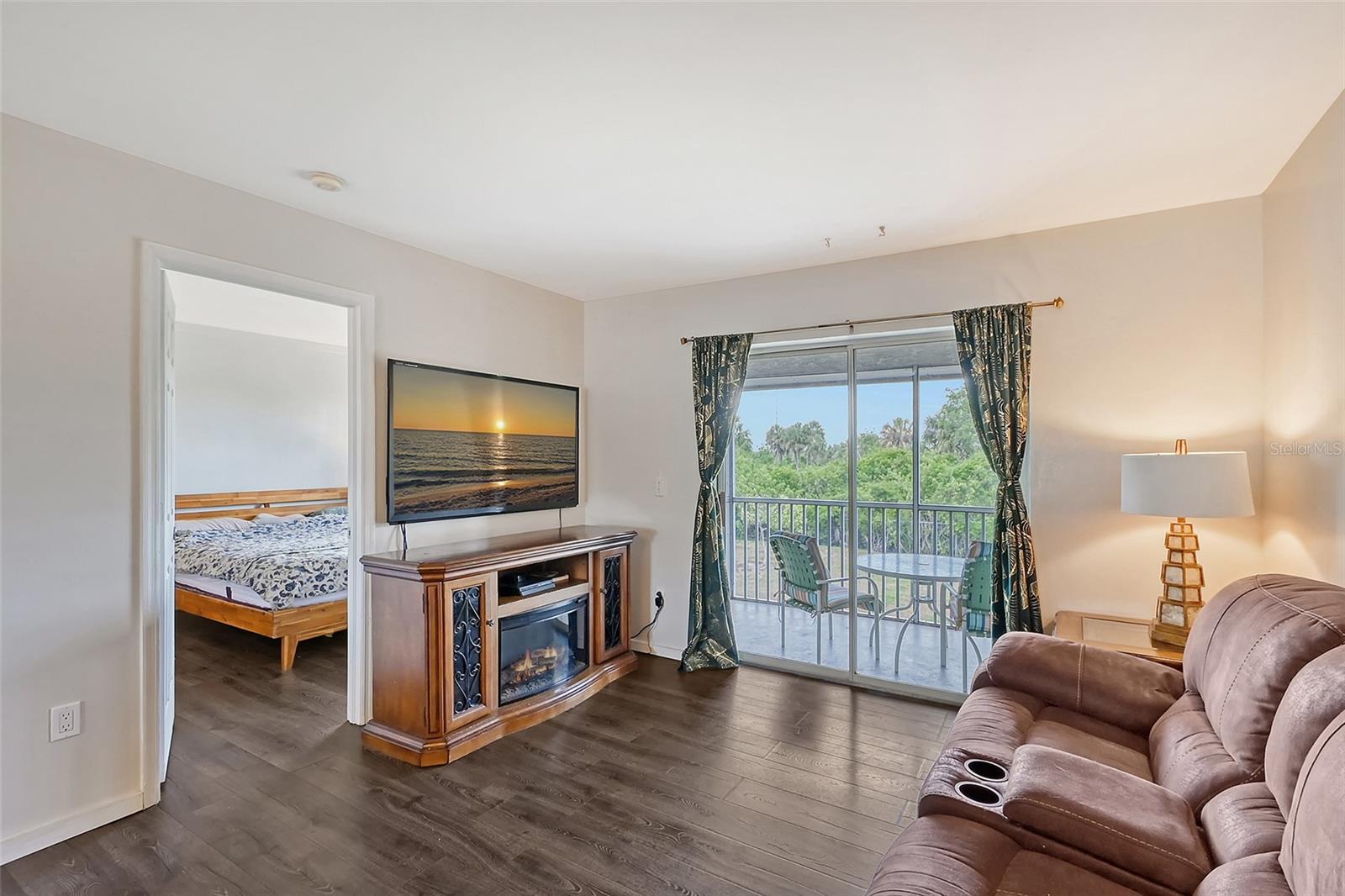 Image 13 of 29 For 3310 Loveland Boulevard 1505