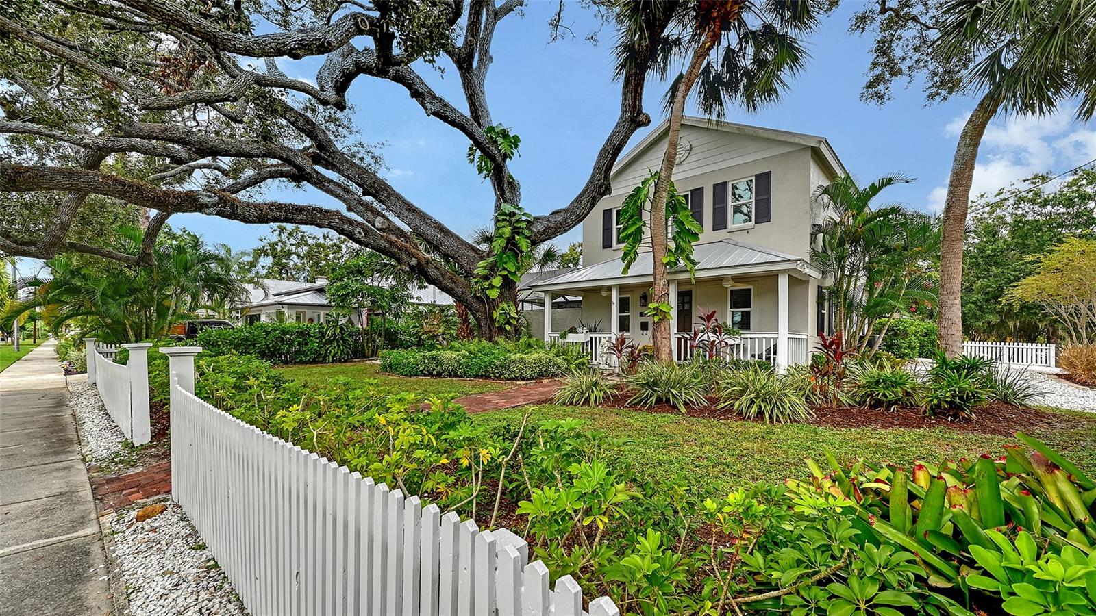 Image 2 of 54 For 1685 6th Street