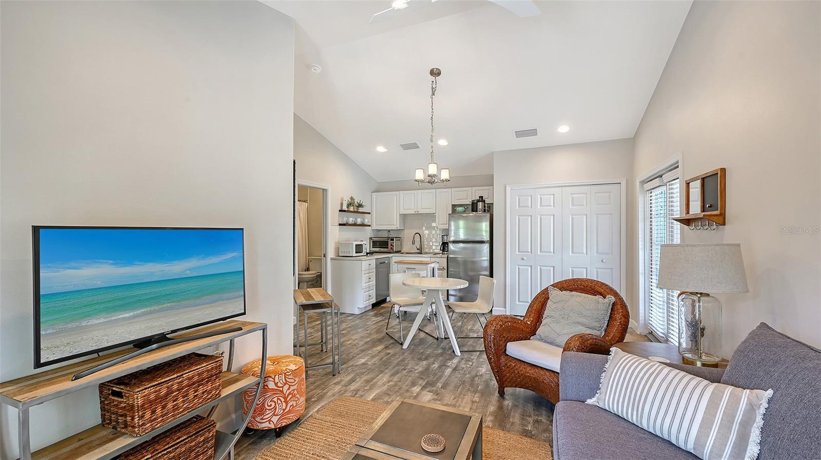 Image 34 of 54 For 1685 6th Street