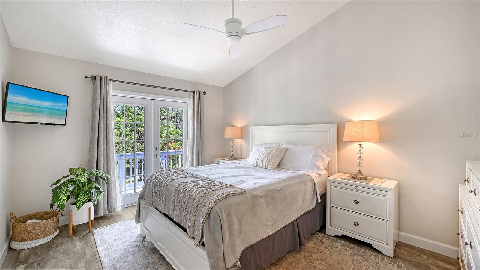 Image 36 of 54 For 1685 6th Street