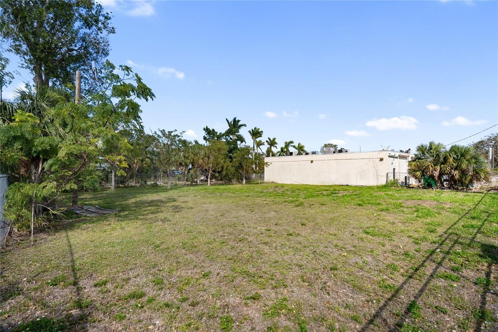 Image 16 of 24 For 1923 5th Street