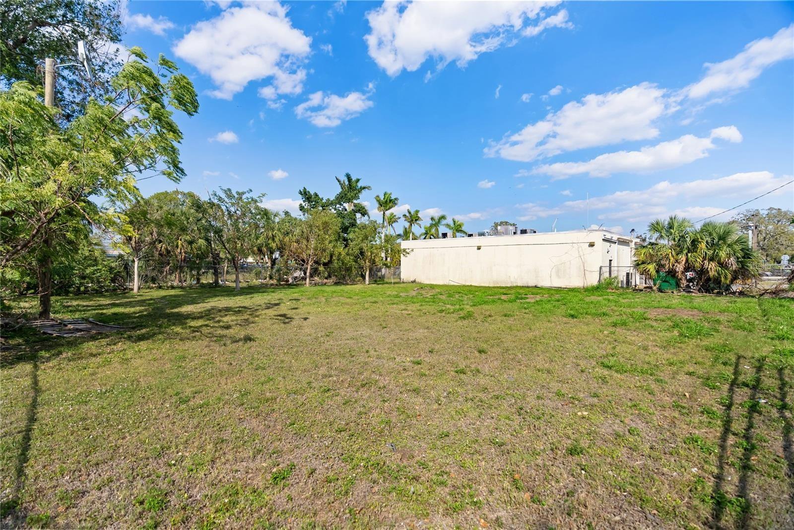 Image 17 of 24 For 1923 5th Street