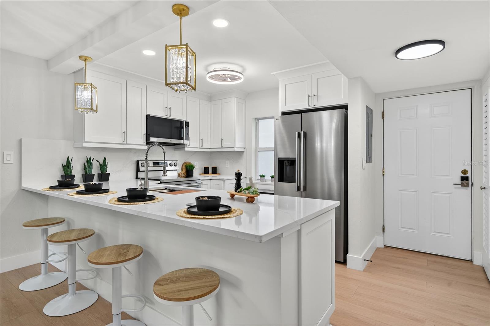 Image 11 of 76 For 4540 Gulf Of Mexico Drive 204