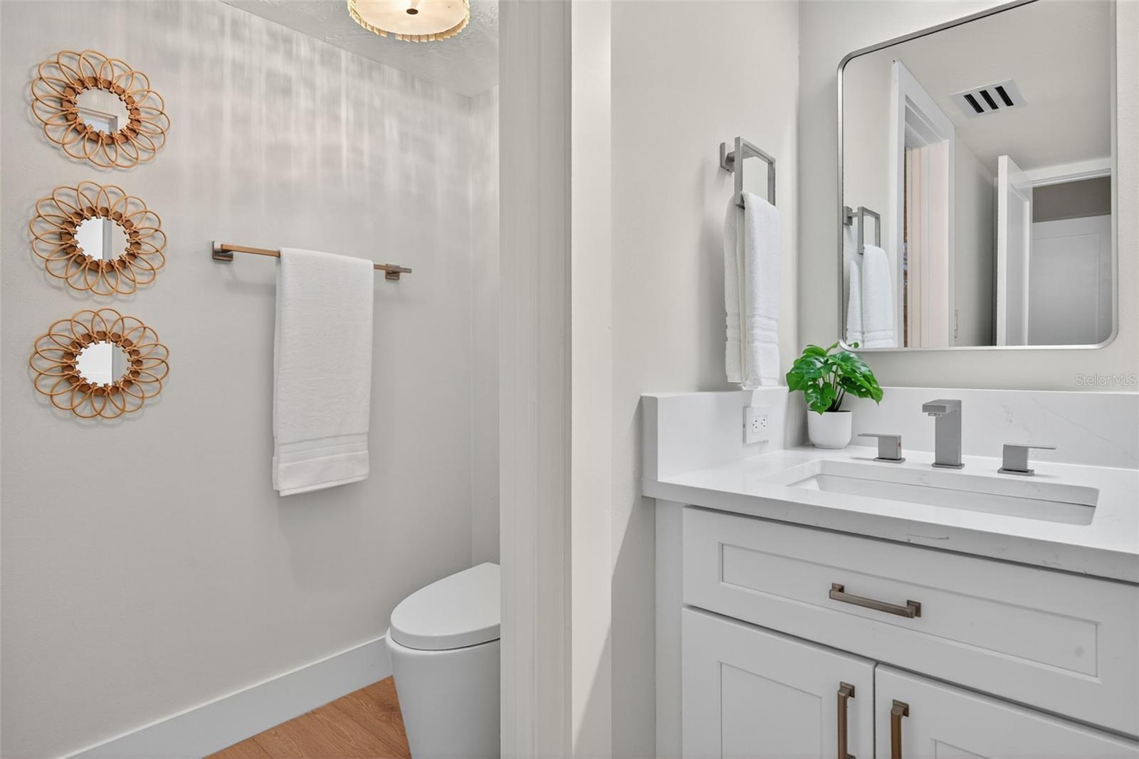 Image 21 of 76 For 4540 Gulf Of Mexico Drive 204