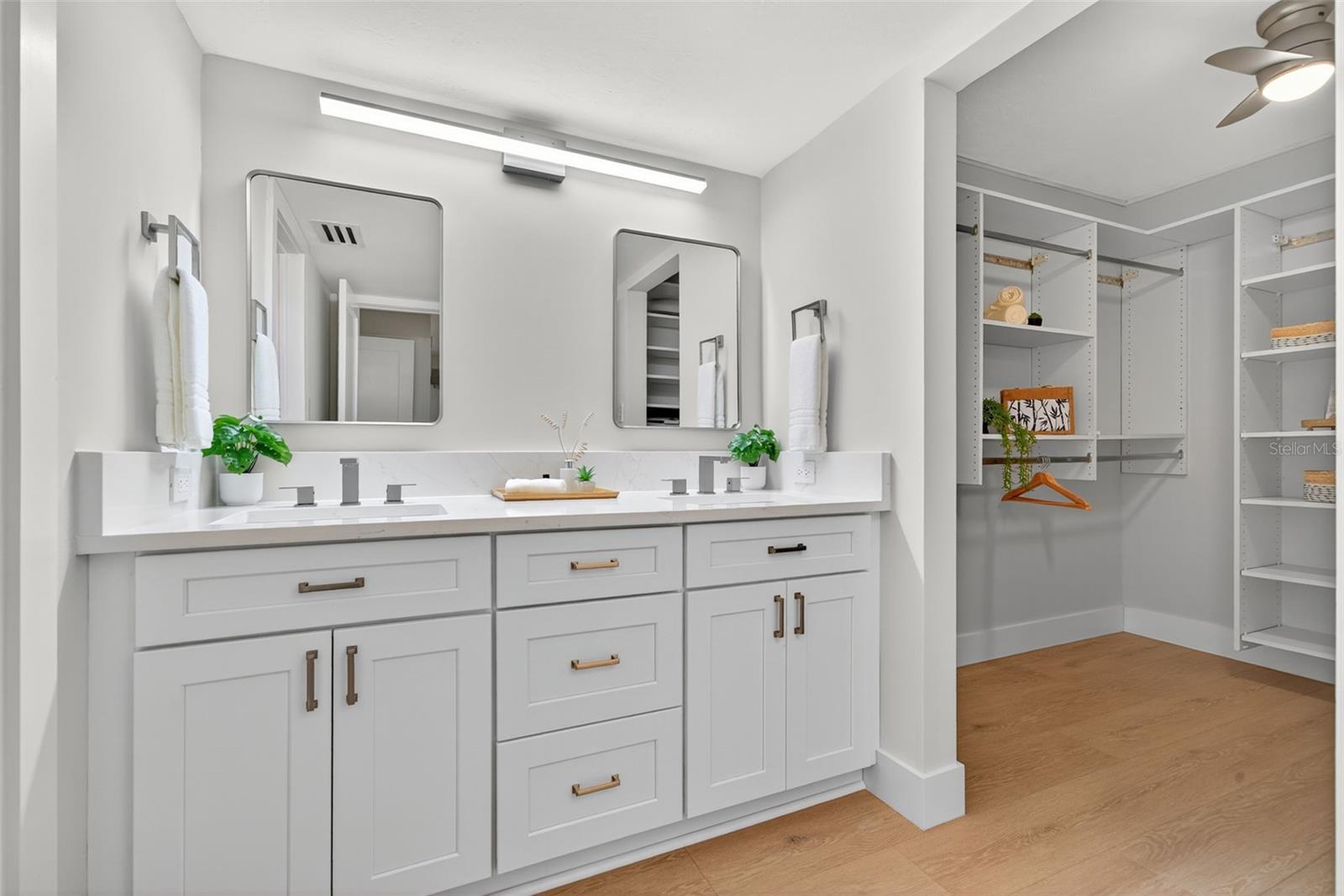 Image 23 of 76 For 4540 Gulf Of Mexico Drive 204