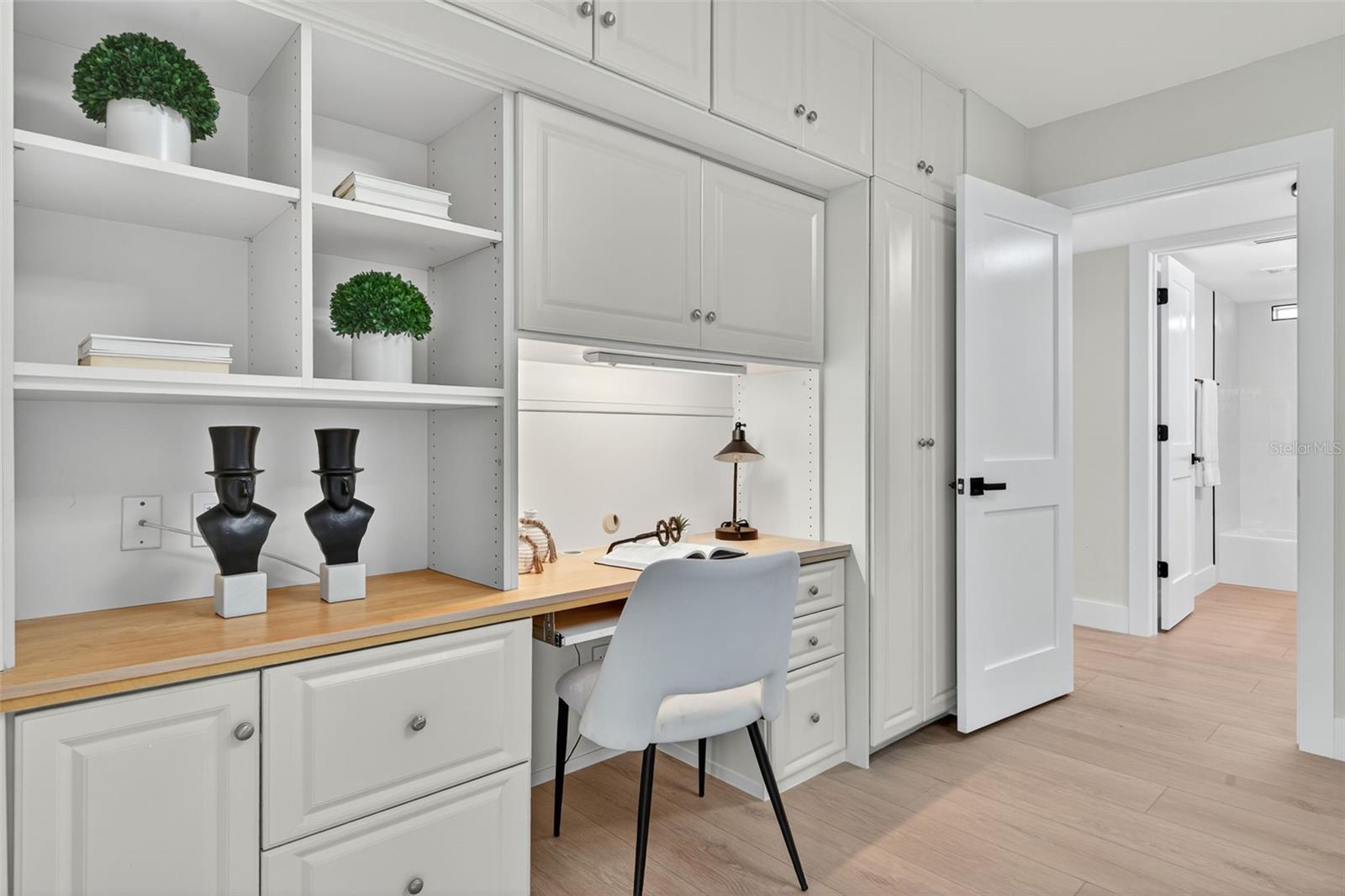 Image 28 of 76 For 4540 Gulf Of Mexico Drive 204