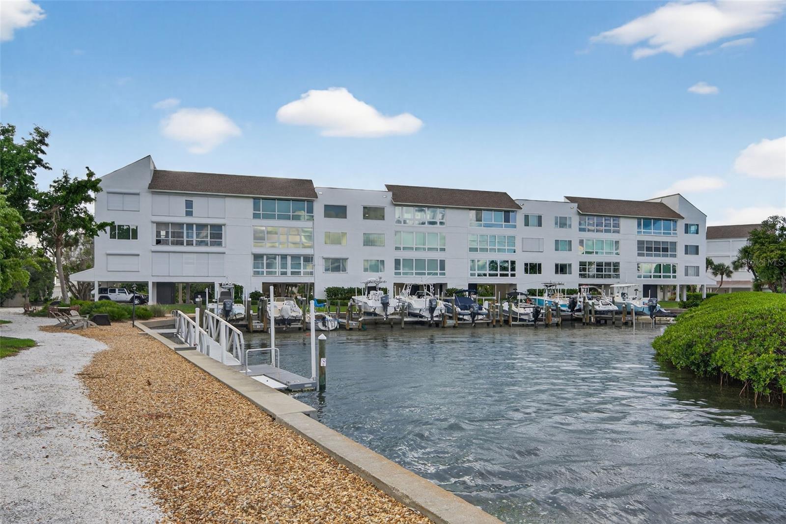 Image 41 of 76 For 4540 Gulf Of Mexico Drive 204