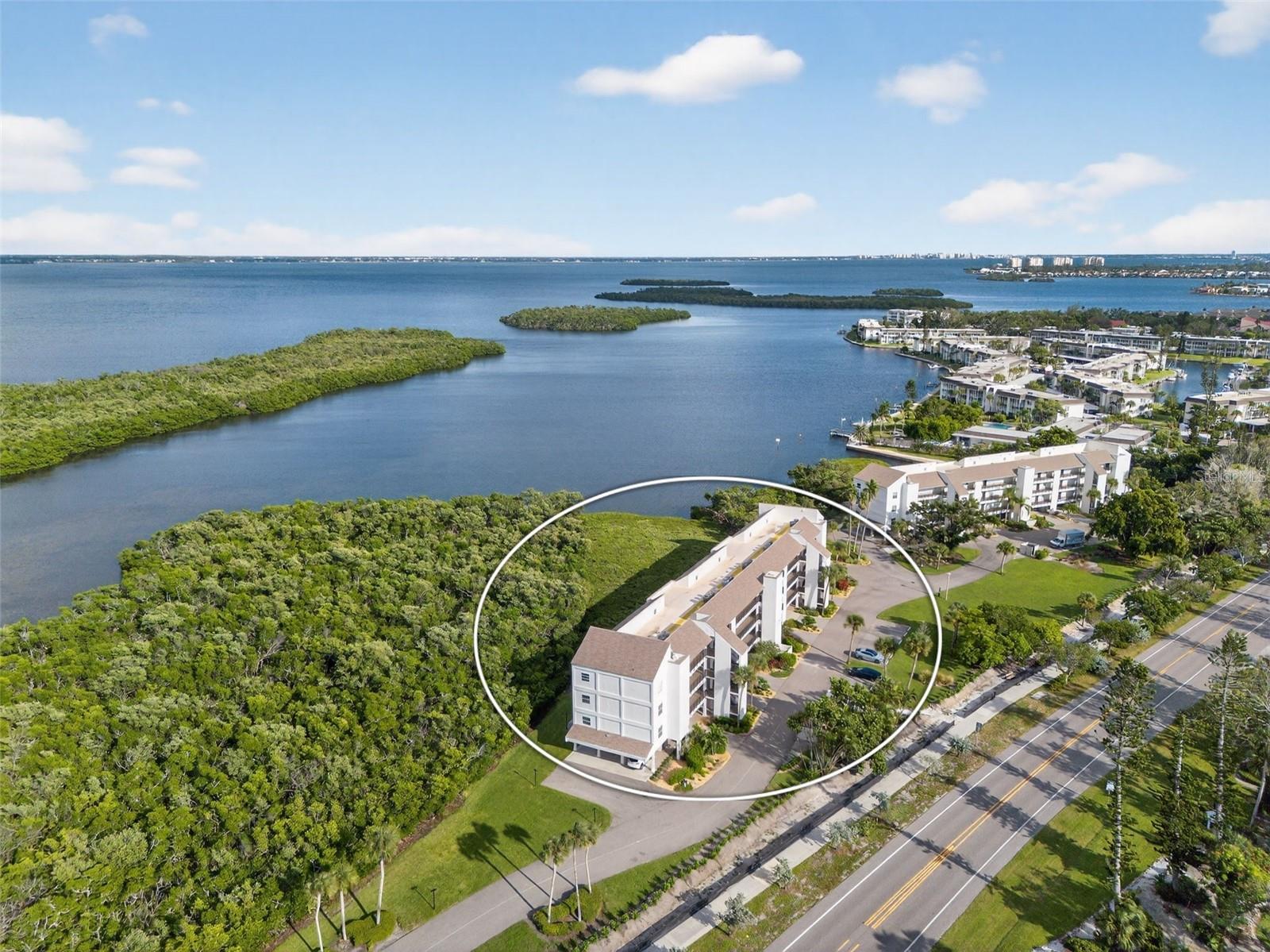 Image 59 of 76 For 4540 Gulf Of Mexico Drive 204