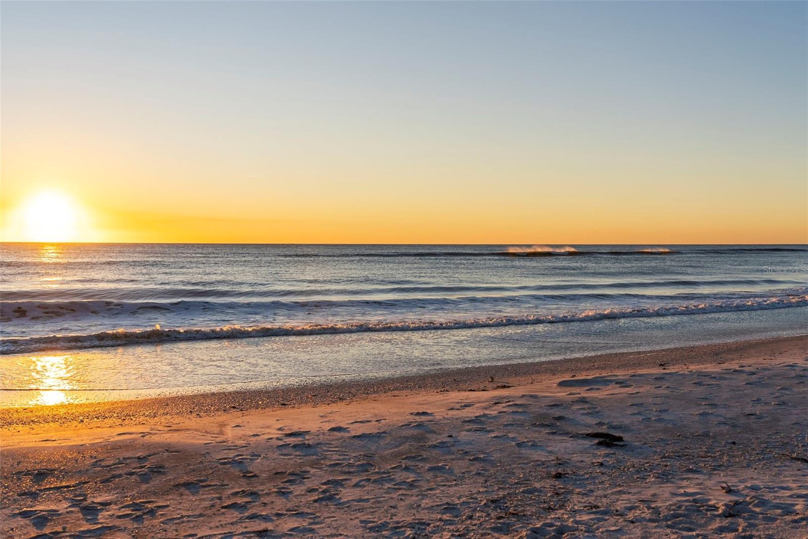 Image 66 of 76 For 4540 Gulf Of Mexico Drive 204