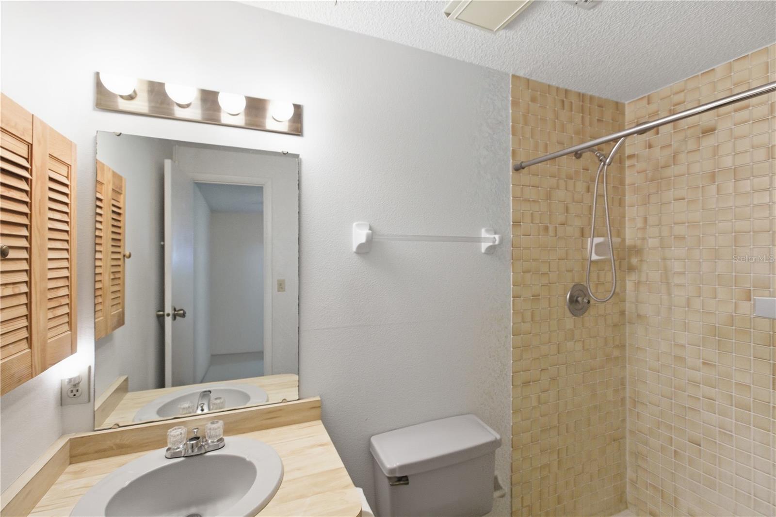 Image 12 of 24 For 5908 36th Avenue Circle W