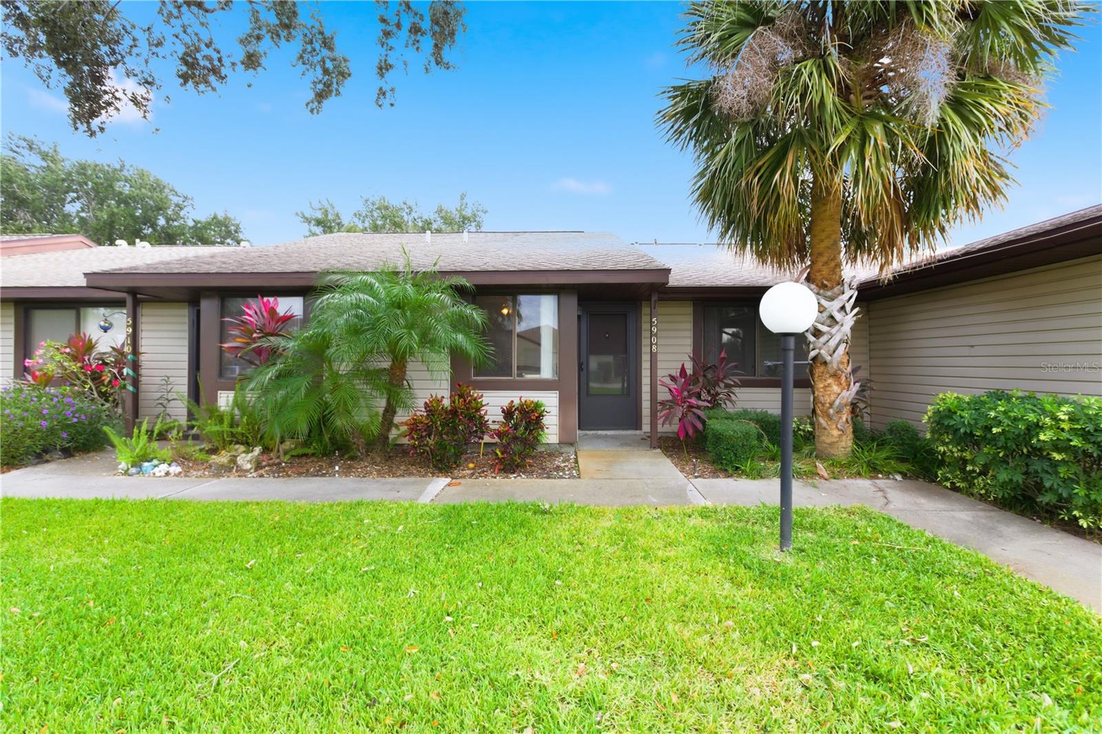 Image 3 of 24 For 5908 36th Avenue Circle W