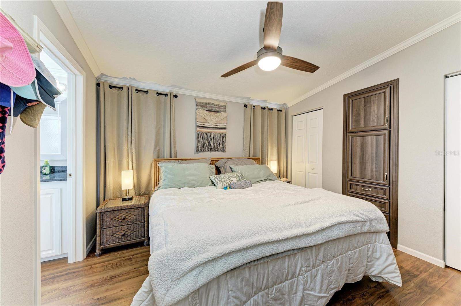 Image 24 of 54 For 12507 Cortez Road W 35