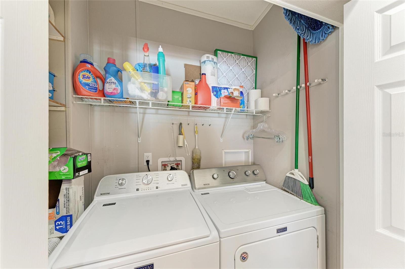 Image 32 of 54 For 12507 Cortez Road W 35