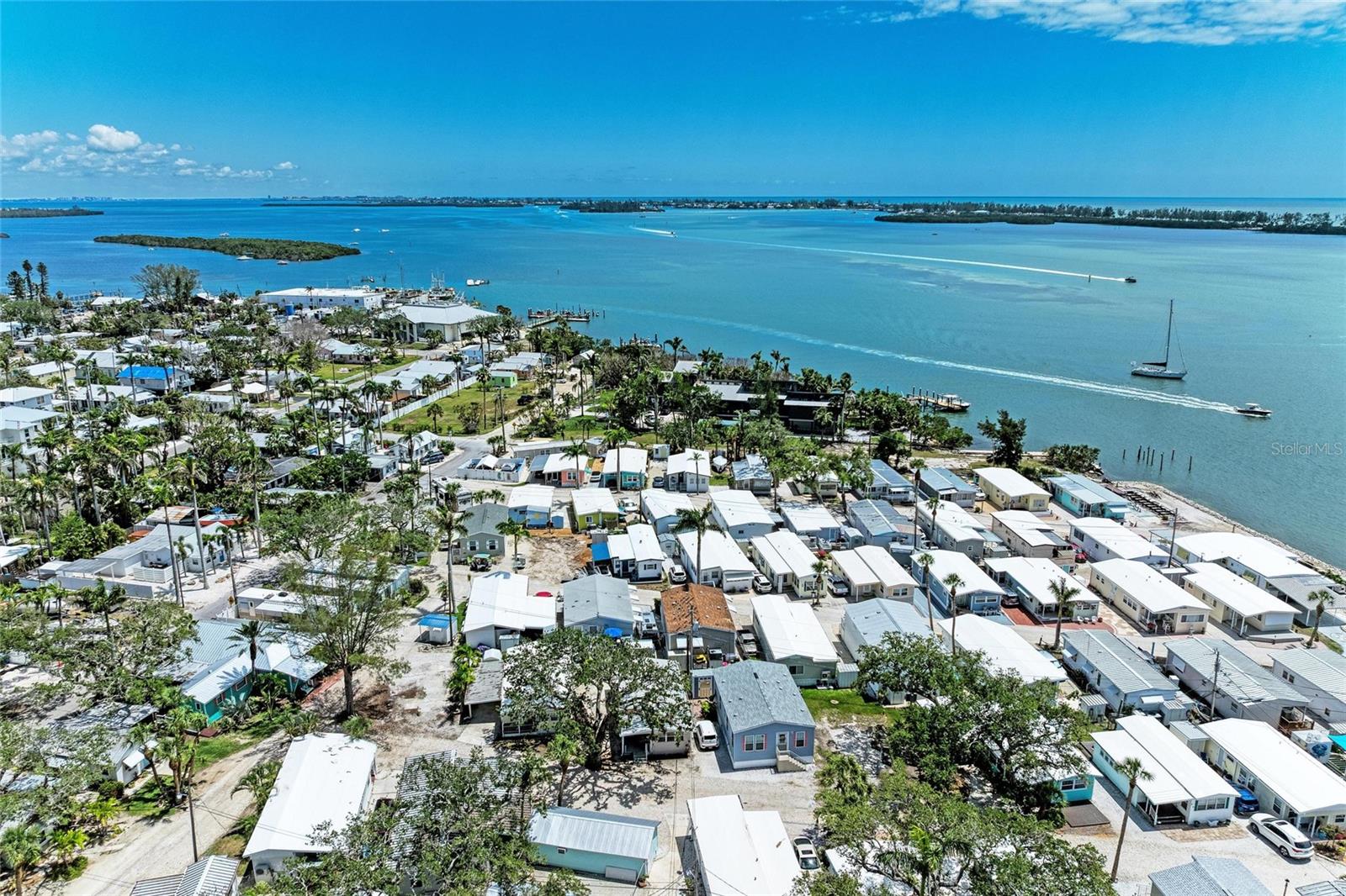 Image 40 of 54 For 12507 Cortez Road W 35