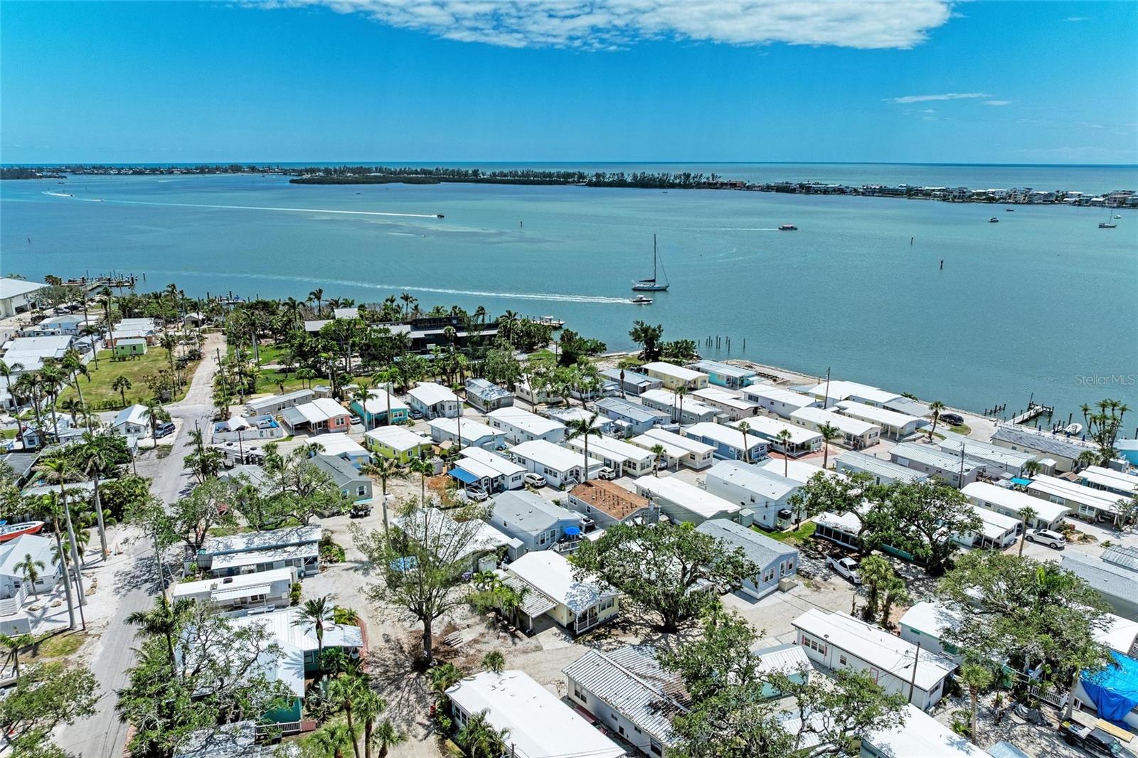 Image 5 of 54 For 12507 Cortez Road W 35