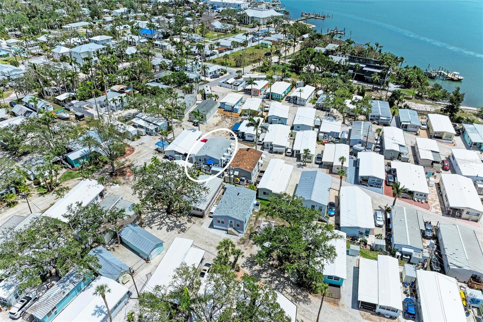 Image 6 of 54 For 12507 Cortez Road W 35