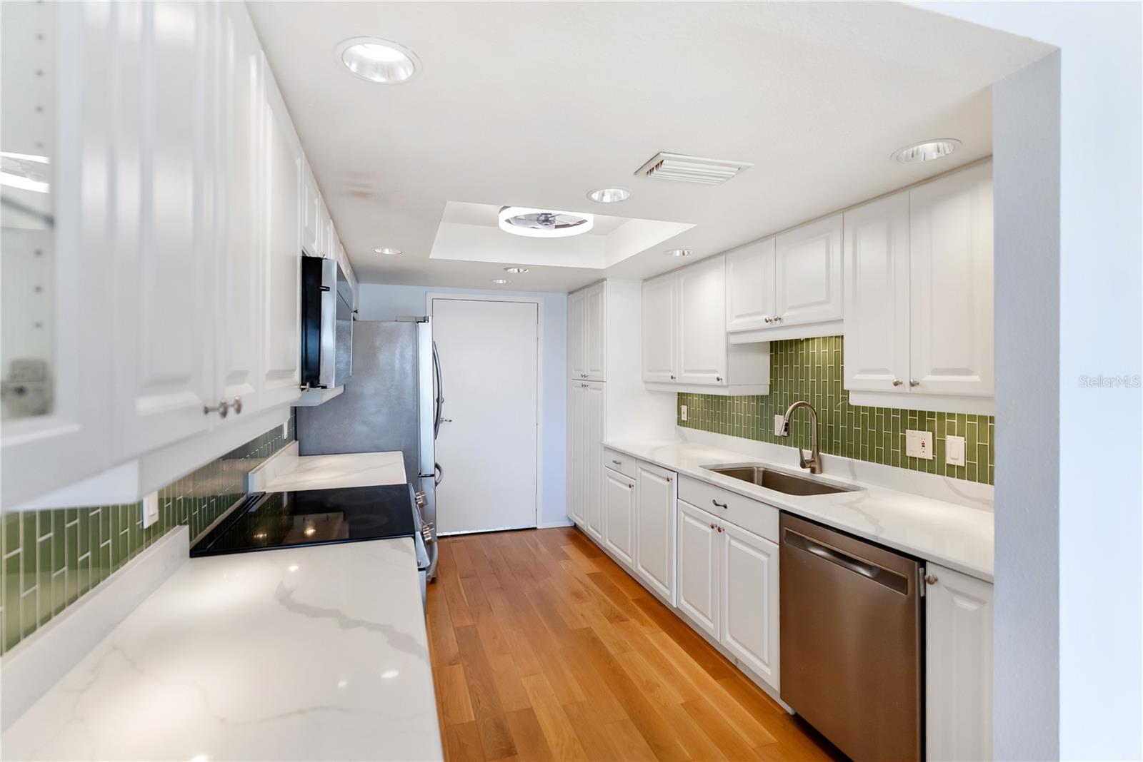 Image 10 of 58 For 435 Gulfstream Avenue 403