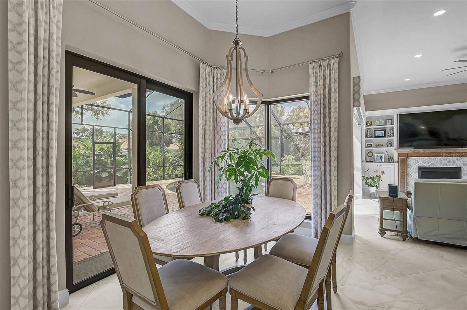 Image 16 of 71 For 889 Macewen Drive