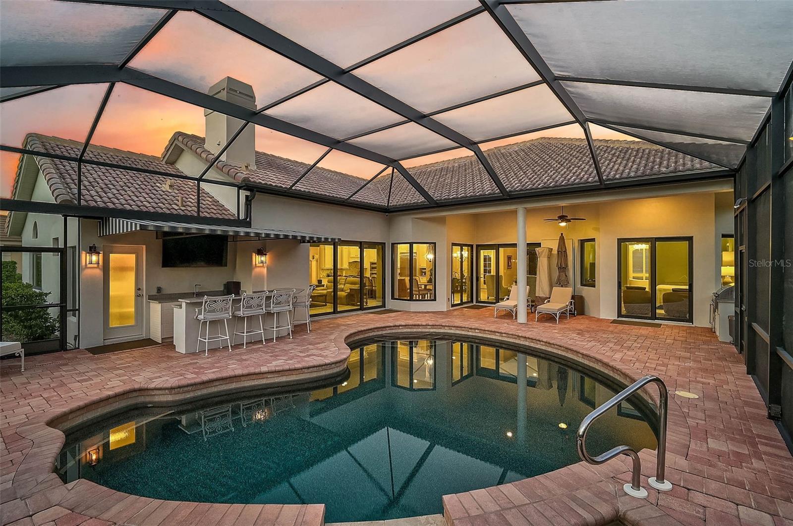 Image 2 of 71 For 889 Macewen Drive