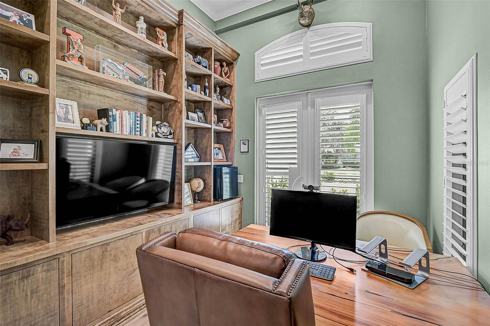 Image 20 of 71 For 889 Macewen Drive