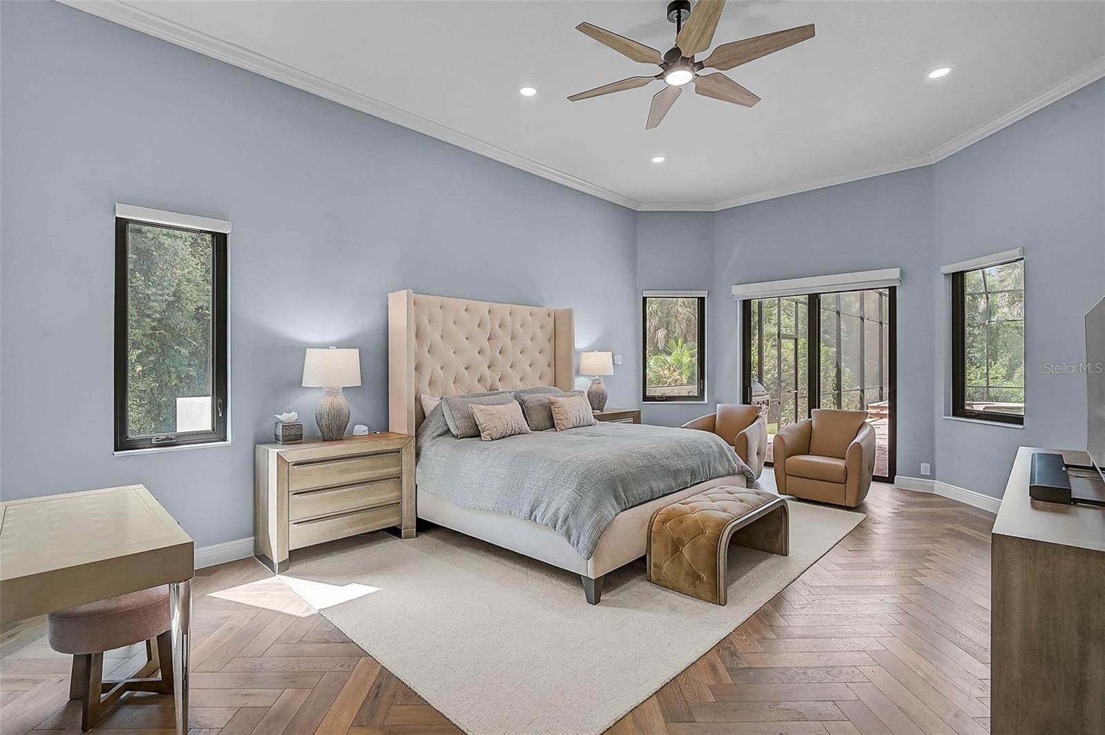 Image 21 of 71 For 889 Macewen Drive