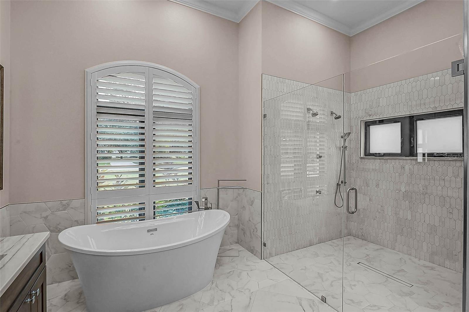 Image 24 of 71 For 889 Macewen Drive