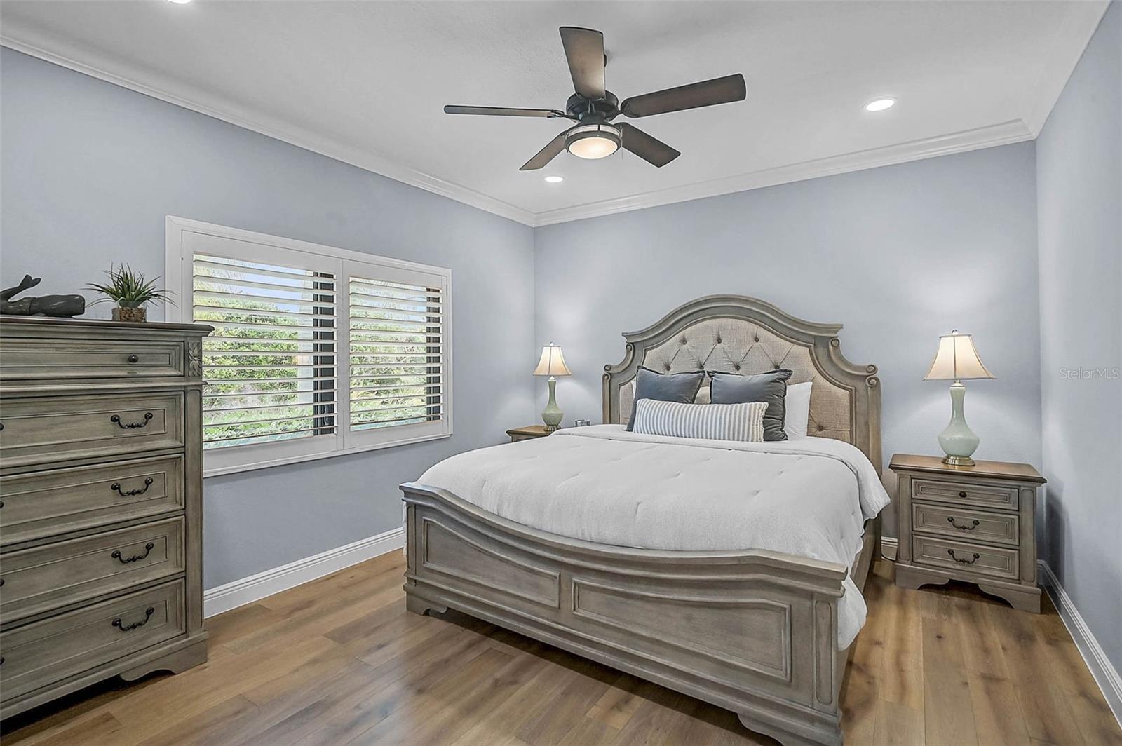 Image 26 of 71 For 889 Macewen Drive