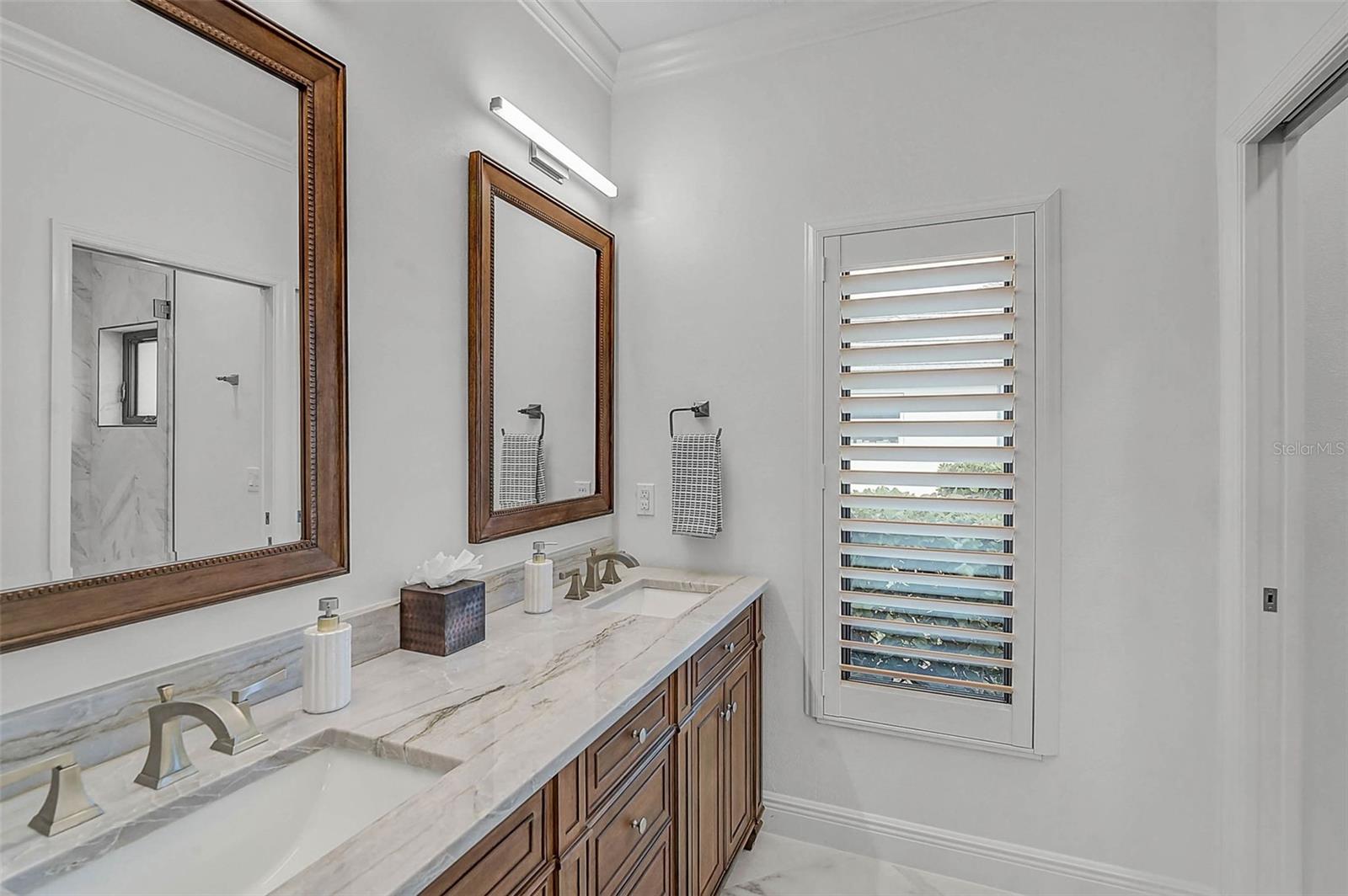 Image 27 of 71 For 889 Macewen Drive